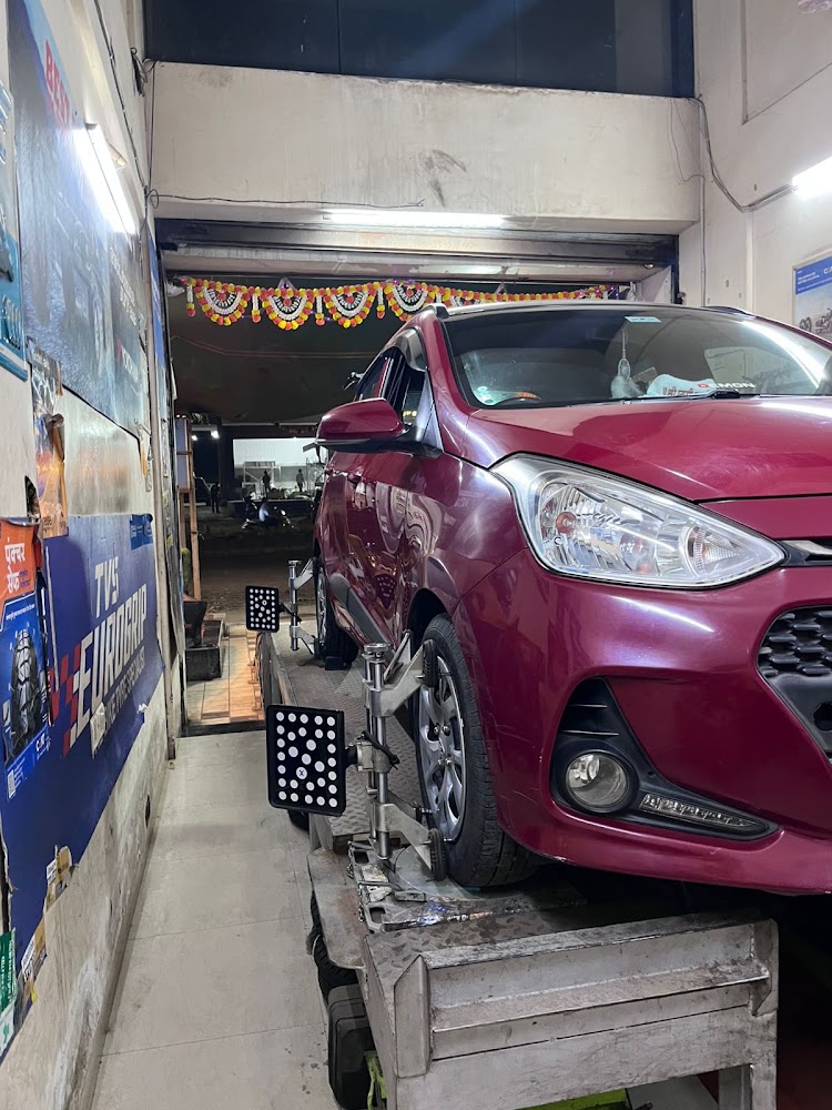 Hyundai hatchback on the alignment bay